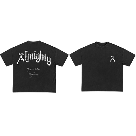 Camiseta negra con el logo de Almighty